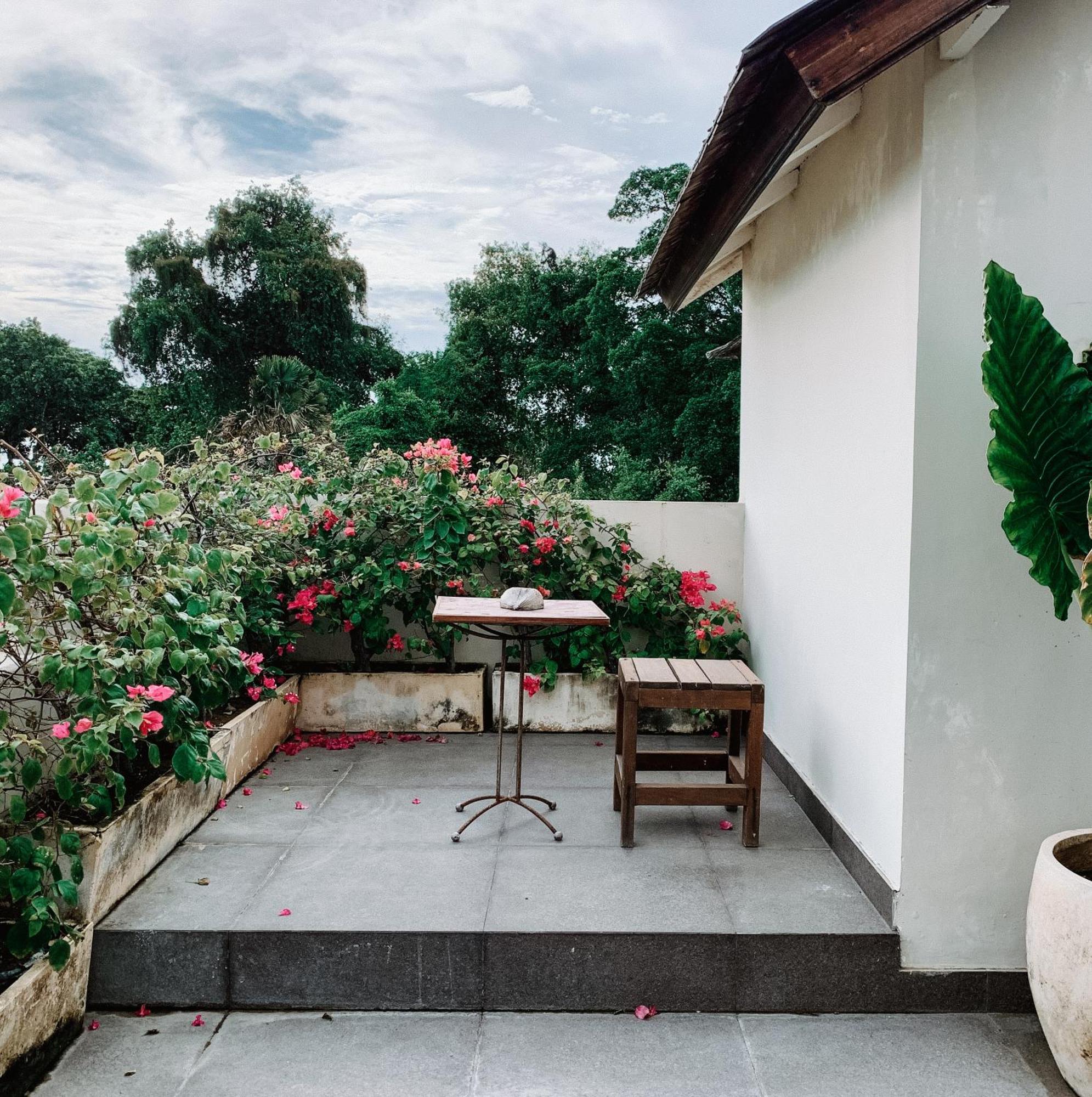 Hotel Kresna By The Sea By Kresna Hospitality Seminyak Exterior foto